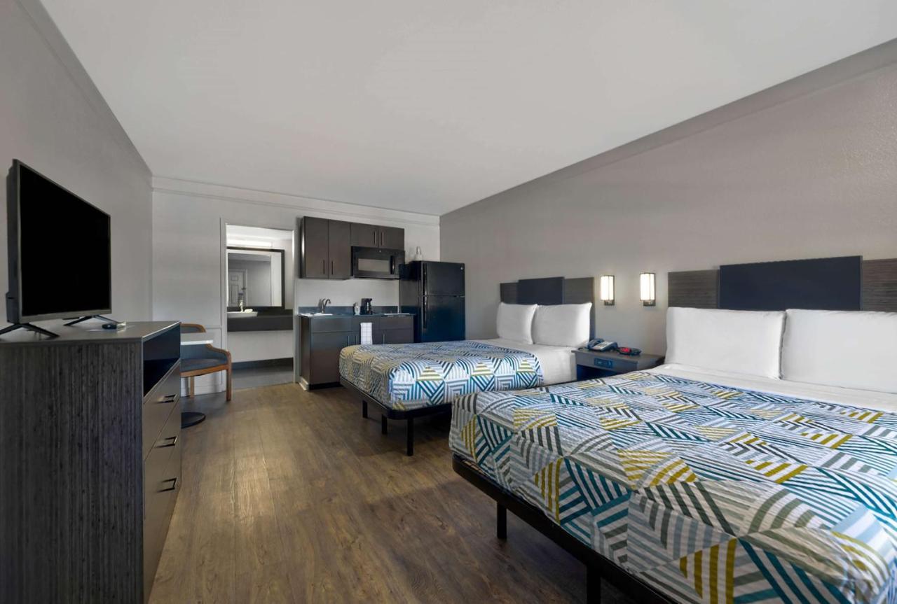 Hotel 6-denton, Tx - Unt