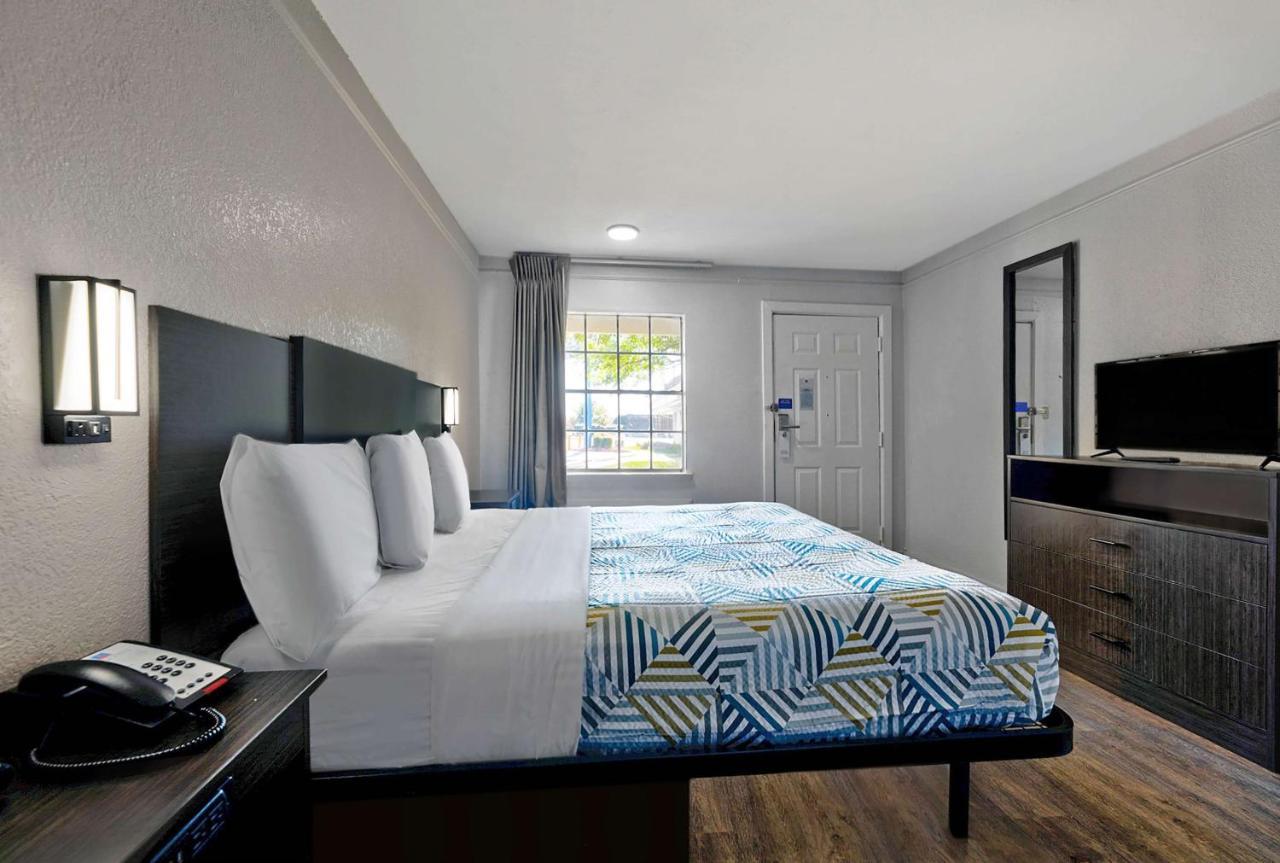 6-denton, Tx - Unt Hotel Denton